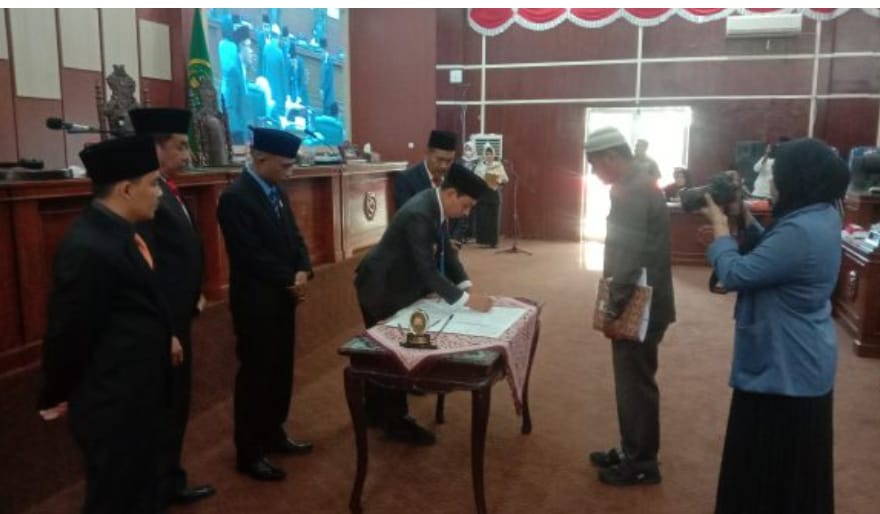 KUA PPAS APBD 2023 Ditandatangani, Dewan Minta PAD Lebih Digenjot Lagi