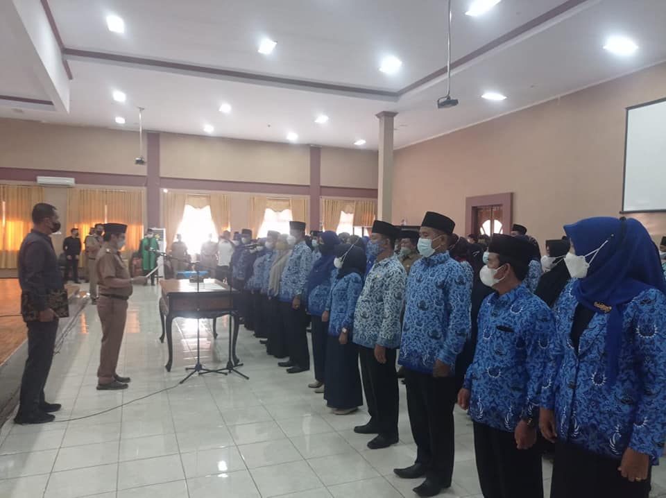 Lantik 50 Kepala Sekolah SD dan 16 Kepala Sekolah SMP Kota Bengkulu