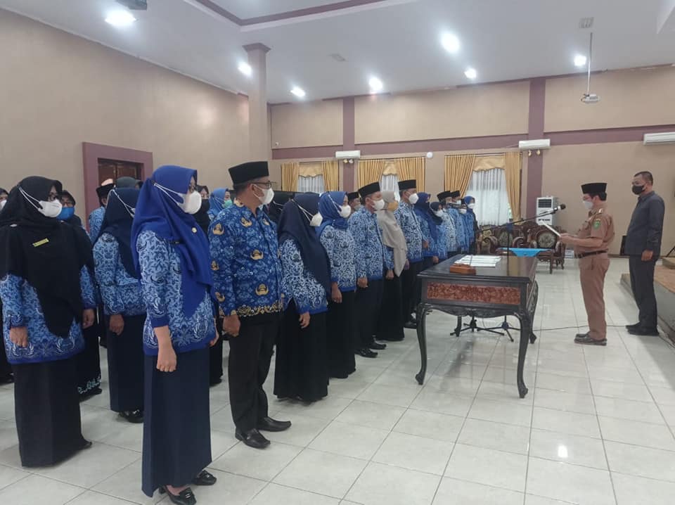 Lantik 50 Kepala Sekolah SD dan 16 Kepala Sekolah SMP Kota Bengkulu